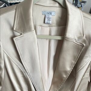 Cache Cream Blazer Luxurious Satin-Like Suit Jacket